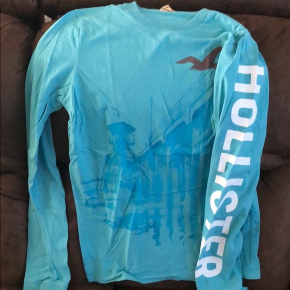 Hollister long sleeve tee - Picture 1 of 1